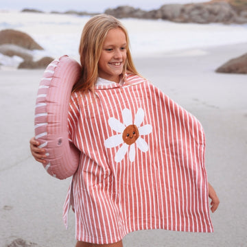 Daisyflower_poncho_swimessentials_1