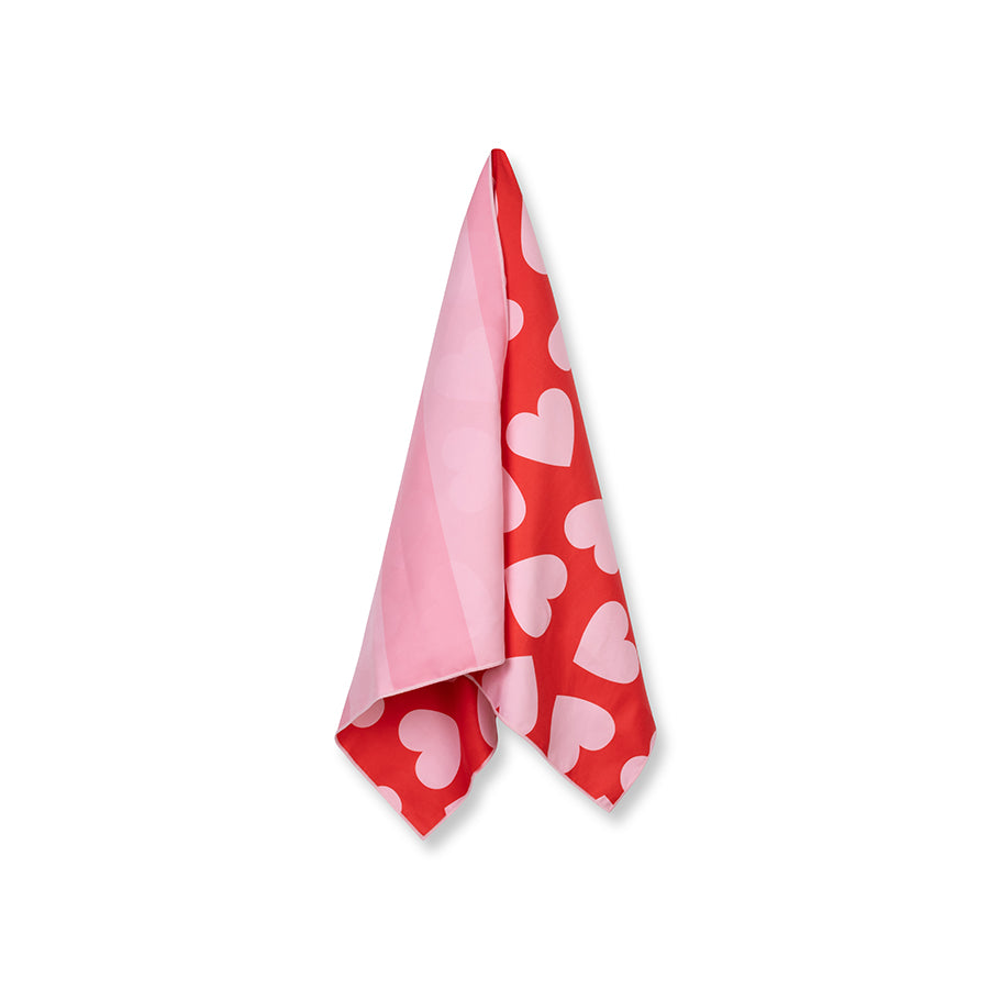 Red-Hearts-Microfiber-Towel-135-x-65-cm-2